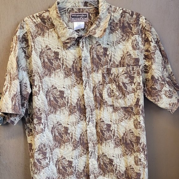 Wrangler CamoDog Men's SS‎ Button Down shirt. Sz Large EUC - Picture 2 of 9